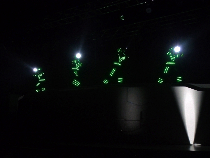 冷冷的冬雨中,全新OUTLANDER/PHEV熱烈上市--中華三菱OUTLANDER 雙動力上市記者會