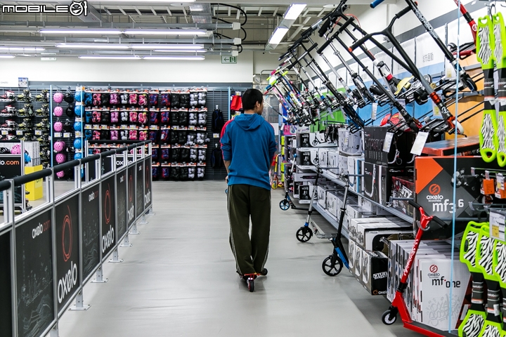 【採訪】1500坪的超大型平價運動商場 - 迪卡儂中和店正式開幕!