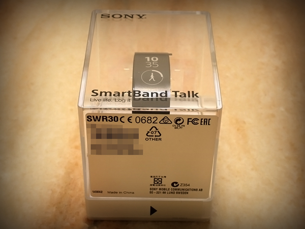 來自 星際效應後的時尚科技 SONY SMARTBAND TALK