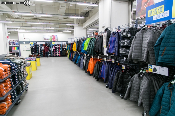 【採訪】1500坪的超大型平價運動商場 - 迪卡儂中和店正式開幕!