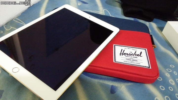 開箱~Herschel Supply保護袋