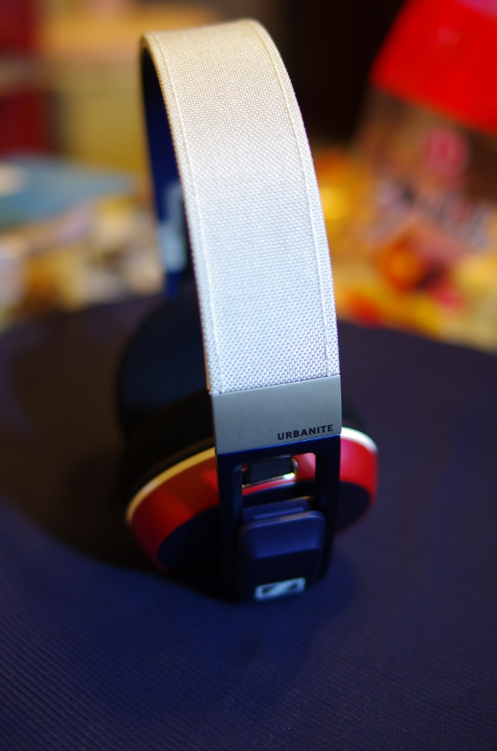 Sennheiser耳機連開兩箱,圖普通,介紹不多,慎入