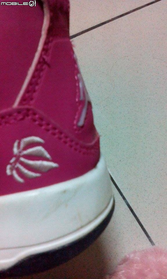 請問GIRLS AIR JORDAN 4真假