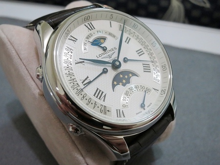 打造手腕上的品味,小資上班族錶款建議 : 浪琴四逆跳月相錶 Longines Master Retrograde Moonphases