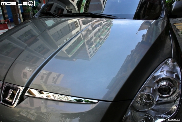 2010年Luxgen SUV以智慧車為訴求,原配有胎壓偵測器卻取消,有點可惜。