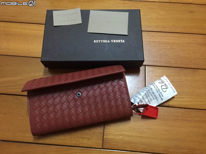 Bottega Veneta 長夾(限時特惠搶到的)+ Prada 鞋 +Ysl太陽眼鏡(一起開箱)