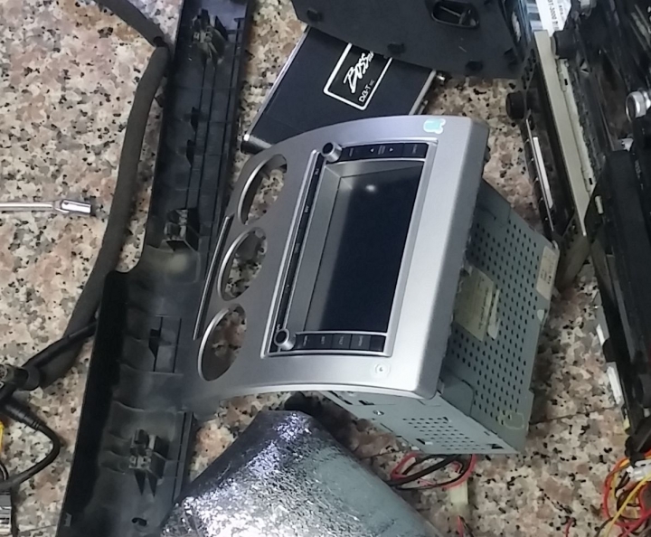 【簡易開箱】 Freeway S70 FRD-702 汽車DVD音響主機安裝使用經驗-好多問題