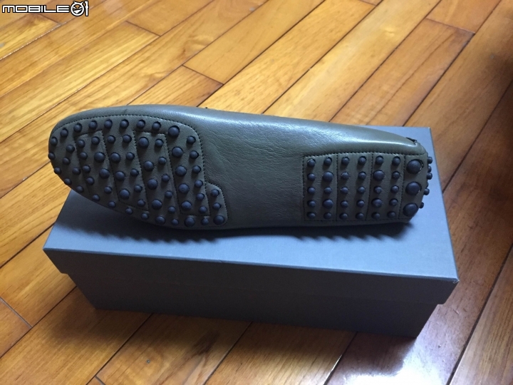 Bottega Veneta 長夾(限時特惠搶到的)+ Prada 鞋 +Ysl太陽眼鏡(一起開箱)