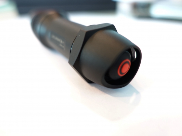 HI! LED LENSER F1 簡易開箱