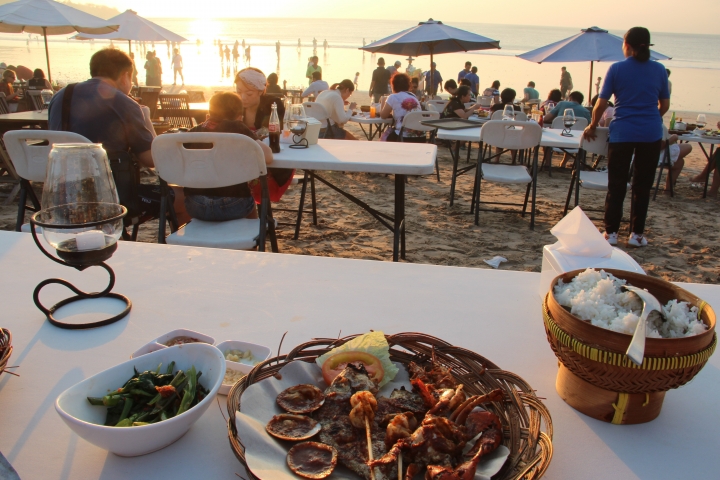 峇里島~金巴蘭夕陽晚餐 浪漫加分