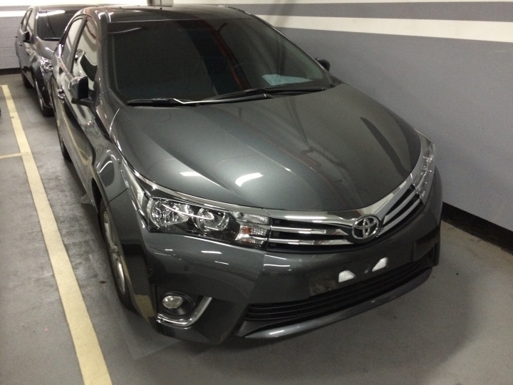 草莓 2014 鐵灰 Altis 開箱篇(盡量不關箱XD)