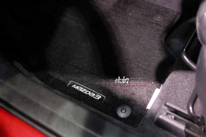 Mazda 3 CROSSOVER CUV變種休旅