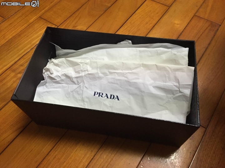 Bottega Veneta 長夾(限時特惠搶到的)+ Prada 鞋 +Ysl太陽眼鏡(一起開箱)