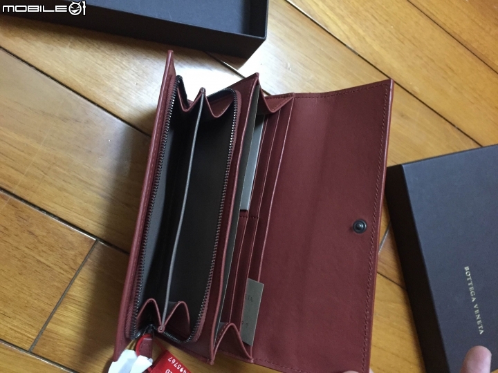 Bottega Veneta 長夾(限時特惠搶到的)+ Prada 鞋 +Ysl太陽眼鏡(一起開箱)