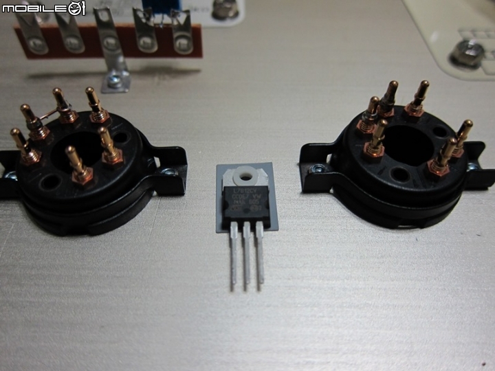 真空管綜合擴大機_5881三極管接法手工搭棚組裝