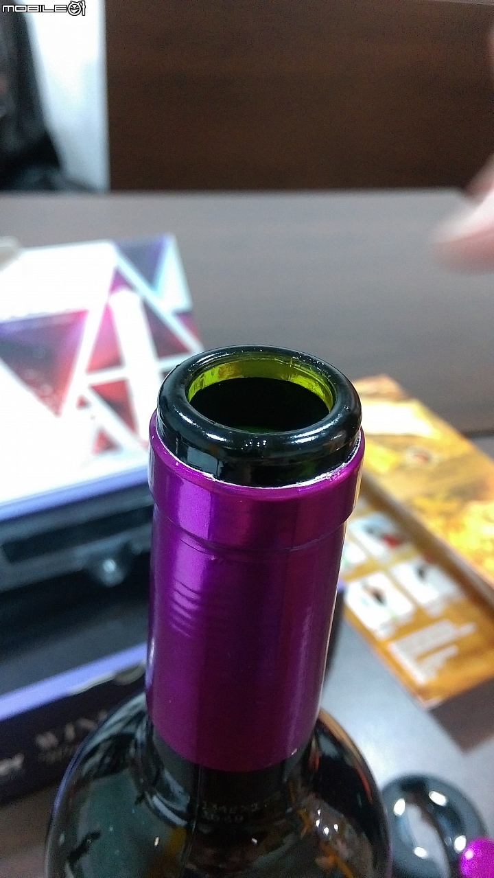 【開箱】開瓶只要一秒鐘-自動氣壓紅酒開瓶器開箱分享及簡單心得 (圖有一點多...)