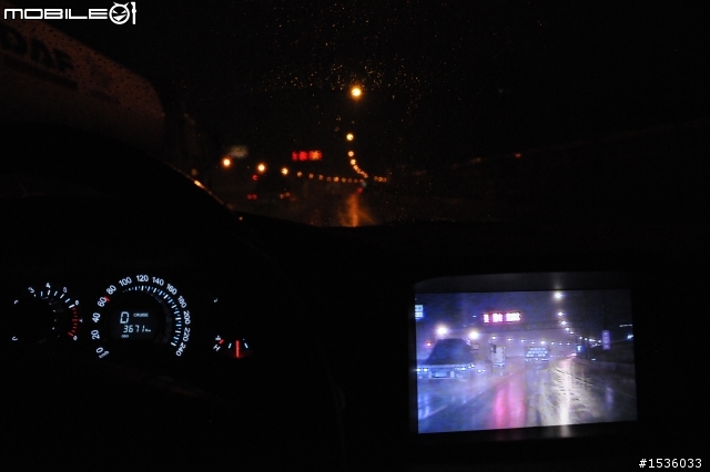 2010年Luxgen SUV以智慧車為訴求,原配有胎壓偵測器卻取消,有點可惜。