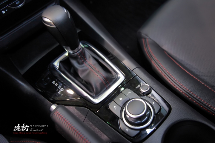 Mazda 3 CROSSOVER CUV變種休旅
