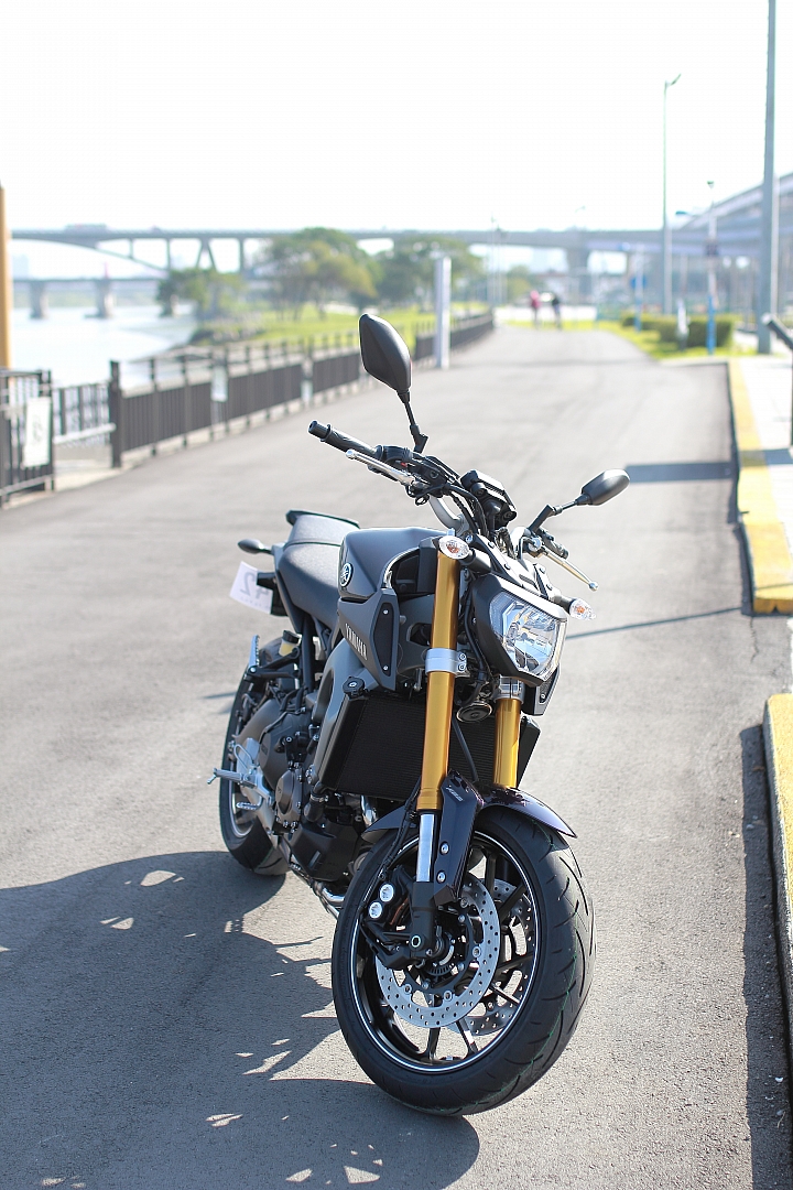 ※千呼萬喚始出來 2014跨年 YAMAHA MT-09開箱※