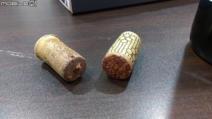 【開箱】開瓶只要一秒鐘-自動氣壓紅酒開瓶器開箱分享及簡單心得 (圖有一點多...)