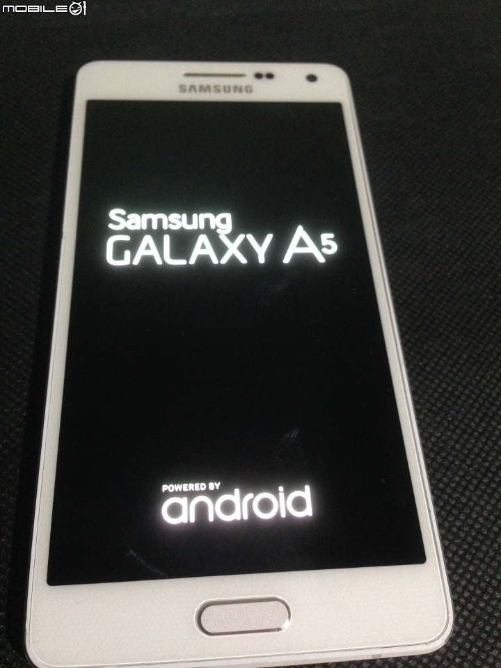 極輕 特薄 好手感~金屬握感的GALAXY A5