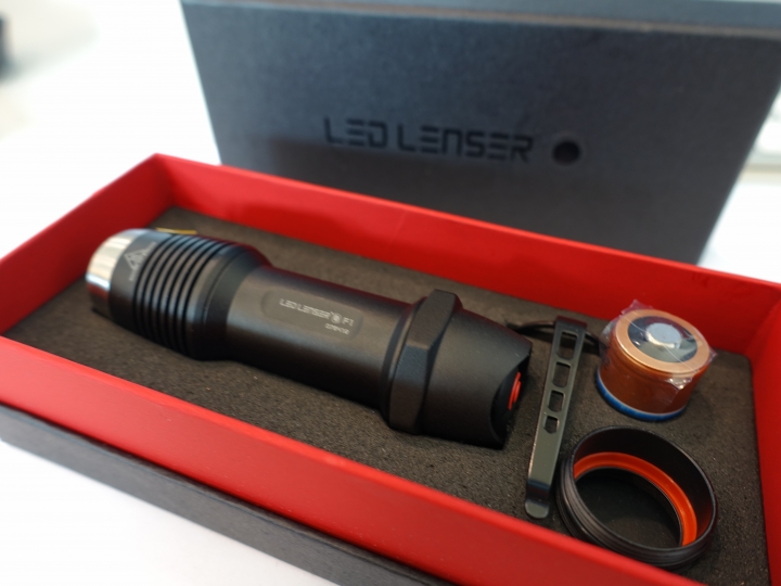 HI! LED LENSER F1 簡易開箱