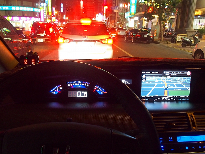 2010年Luxgen SUV以智慧車為訴求,原配有胎壓偵測器卻取消,有點可惜。