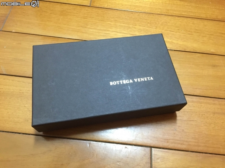 Bottega Veneta 長夾(限時特惠搶到的)+ Prada 鞋 +Ysl太陽眼鏡(一起開箱)