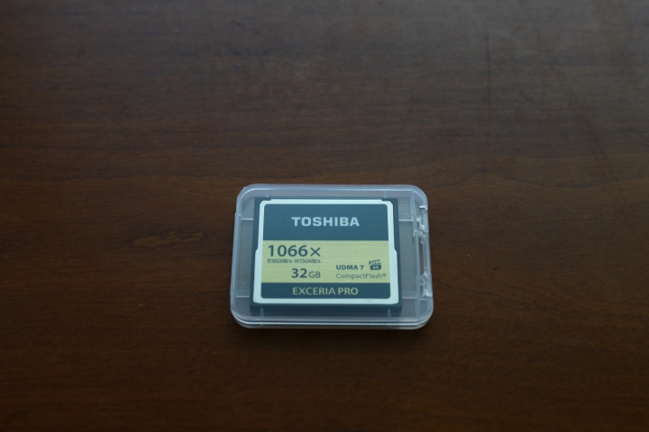 『開箱』TOSHIBA EXCERIA PRO 1066X 160MB-R/150MB-W/S 32GB UDMA 7 CF卡簡單開箱