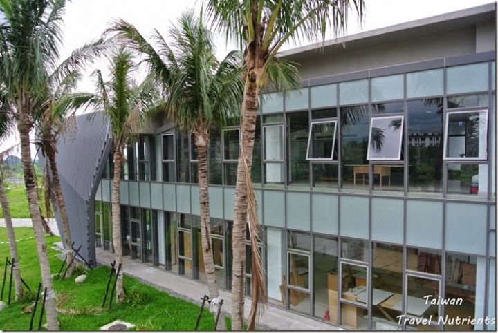 【台東.知本】這是山脈?丘陵?外星人基地?其實是台東大學知本校區圖書館啦 (附校園平面圖)