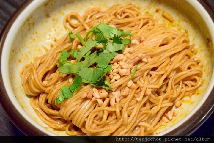 花花,甲飽沒【台北食記】東區 川巴子 川式麻辣火鍋 小菜吃到飽8