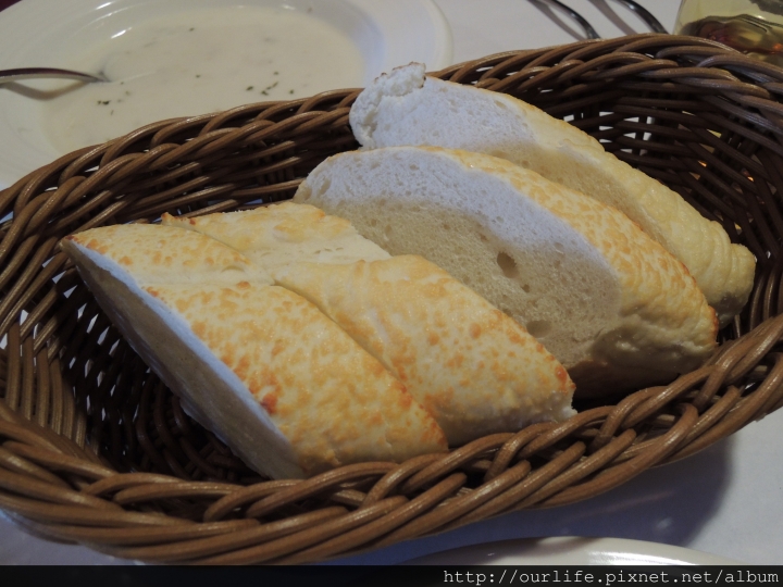 台中大里.軟嫩鮮甜又多汁的法式油封鴨胸@廚異料理牛排館(+wifi)