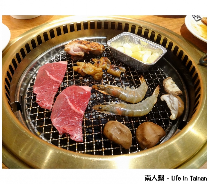 【台南市東區-美食】南紡夢時代 #牛角日式炭火燒肉(燒肉吃到飽版)#