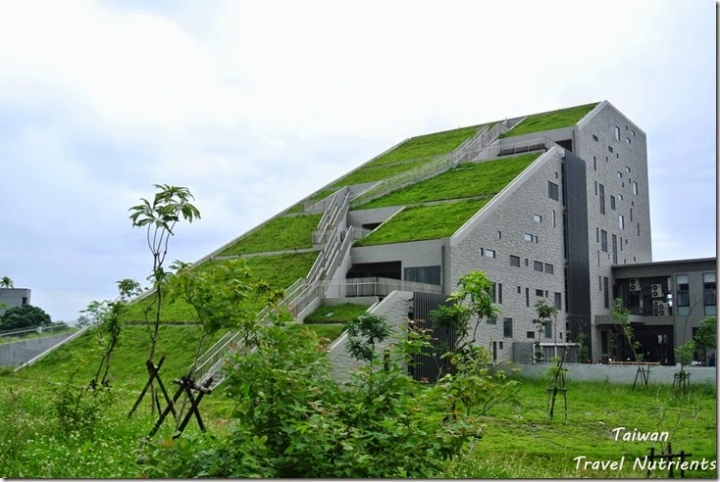 【台東.知本】這是山脈?丘陵?外星人基地?其實是台東大學知本校區圖書館啦 (附校園平面圖)