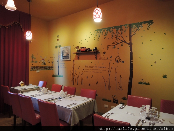 台中大里.軟嫩鮮甜又多汁的法式油封鴨胸@廚異料理牛排館(+wifi)