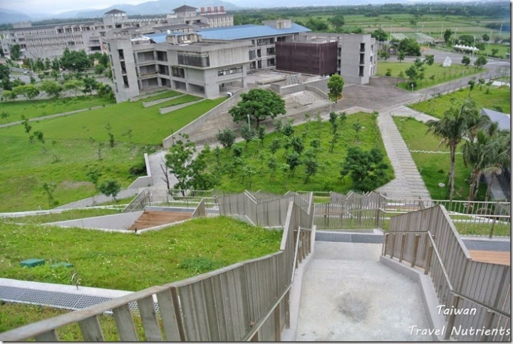 【台東.知本】這是山脈?丘陵?外星人基地?其實是台東大學知本校區圖書館啦 (附校園平面圖)