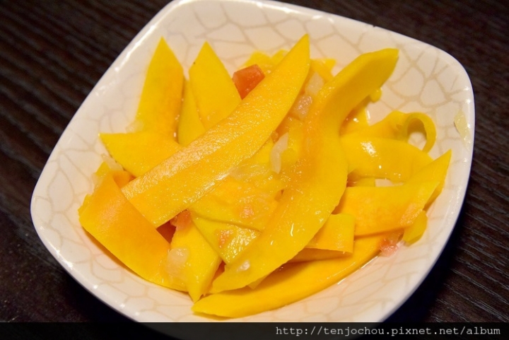 花花,甲飽沒【台北食記】東區 川巴子 川式麻辣火鍋 小菜吃到飽8