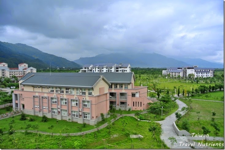 【台東.知本】這是山脈?丘陵?外星人基地?其實是台東大學知本校區圖書館啦 (附校園平面圖)