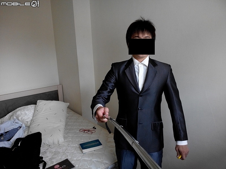 試穿了好多品牌的西裝 合身但是扣子都稍緊 是太胖嗎? 最後去夜市買這款傳統西裝 各位可以幫忙看看這件可以嗎?