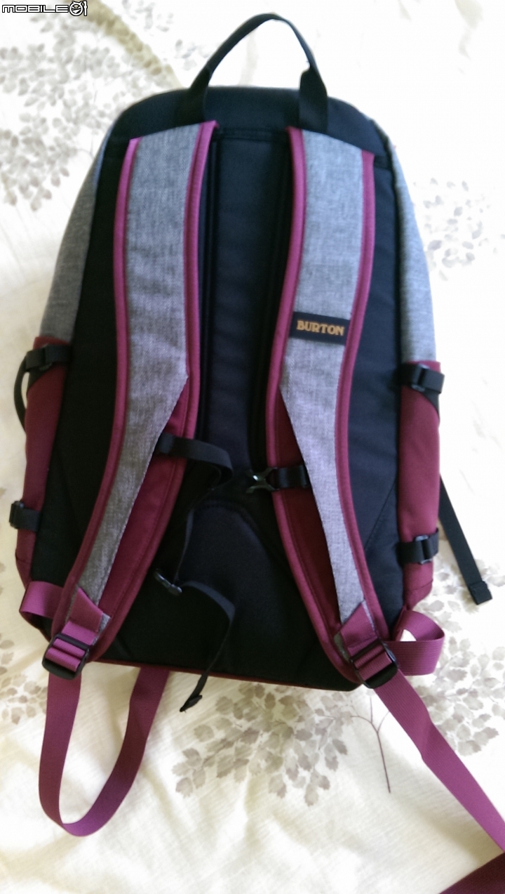 代購的Burton prospect 後背包開箱