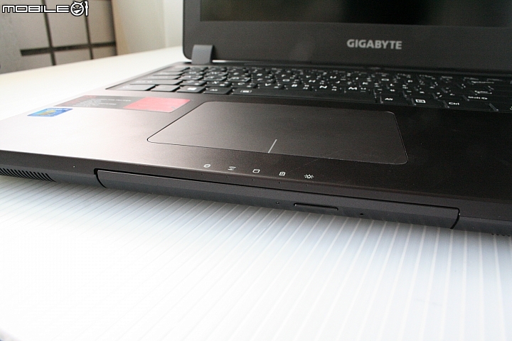 GIGABYTE P35X V3 BESTBUY 年終獎金最好的選擇