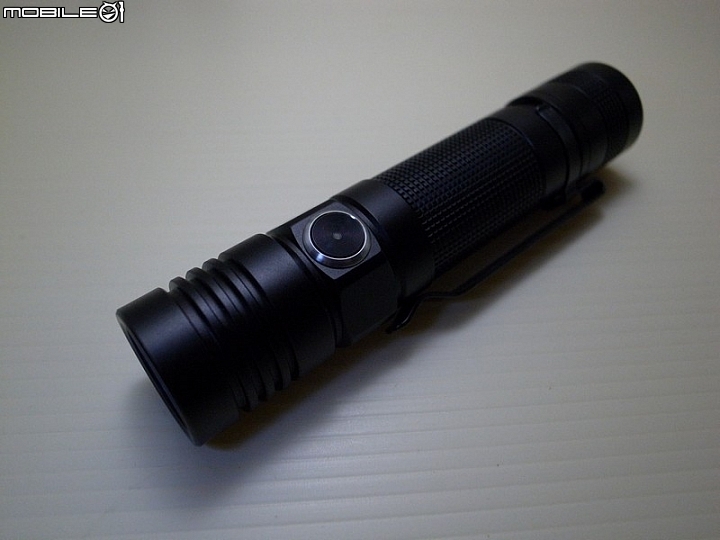 OLIGHT S30 側按小直筒