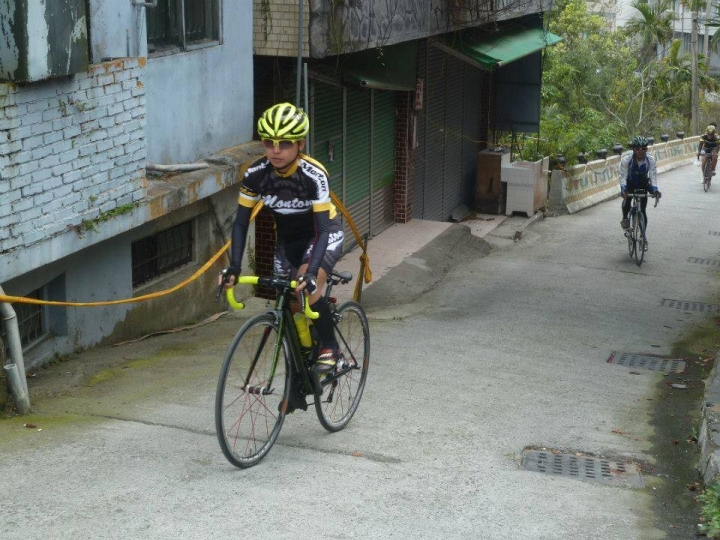 1040202 櫻花樹下 霧台路上 鐵騎好漢 誰能稱王