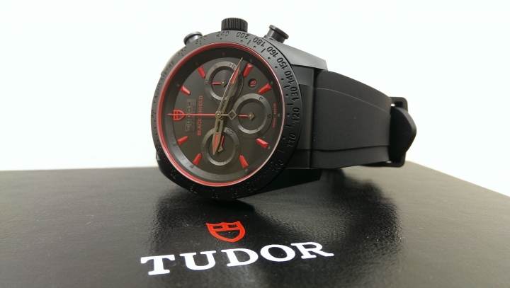 【開箱】神盾局番外篇 之 黑盾極速騎士 TUDOR FASTRIDER BALCK SHIELD