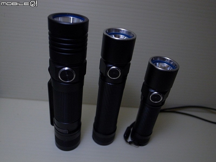 OLIGHT S30 側按小直筒