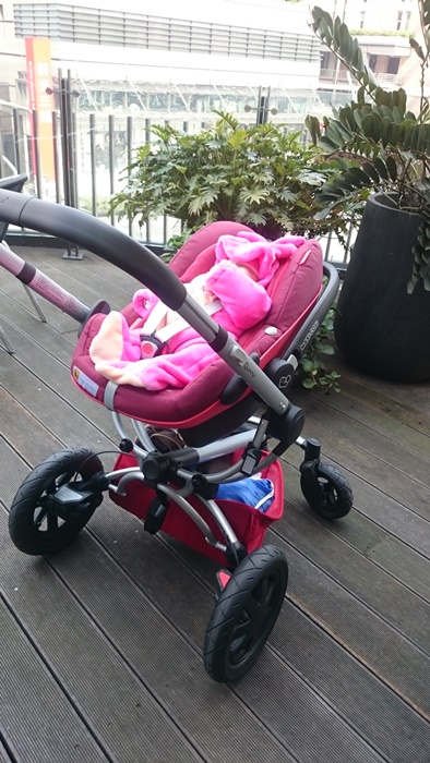 開箱】Quinny Buzz Xtra 2015 嬰兒推車 & Maxi-Cosi Pebble Plus 2015 提籃 不專業開箱