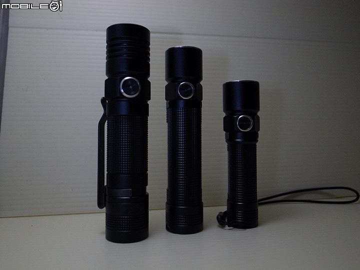OLIGHT S30 側按小直筒