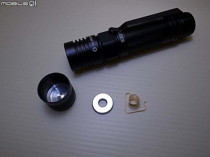 OLIGHT S30 側按小直筒