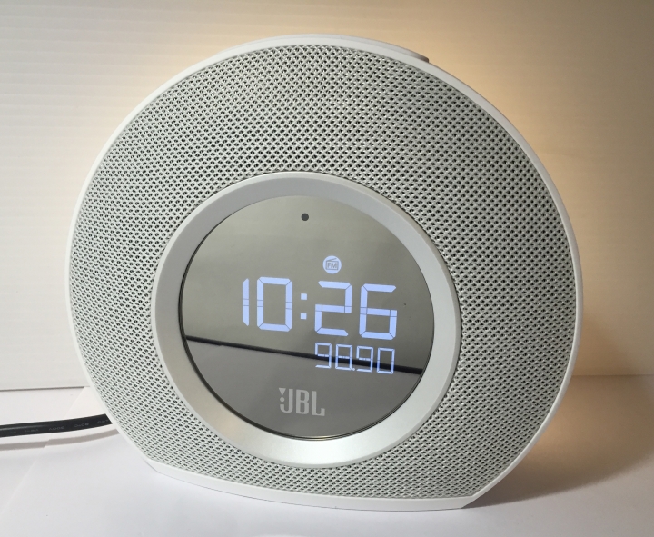 開箱 JBL HORIZON 無線藍牙/收音機 床頭音響