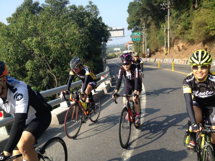 1040202 櫻花樹下 霧台路上 鐵騎好漢 誰能稱王